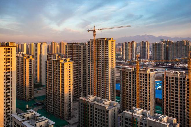 商品房数据再降 市场调整期的阵痛与未来展望